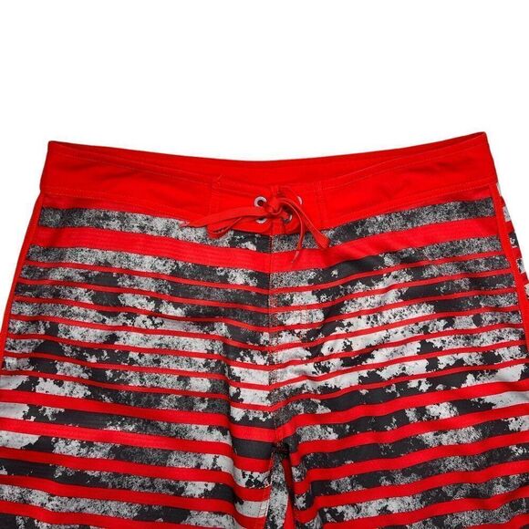 The North Face Boardshorts Men's Size 36 Red & Gray Camo Beach Swim Trunks - Picture 3 of 12